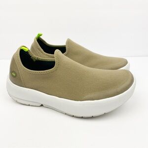 OOFOS OOMG EEZEE Low Shoes Women's Size 7 White Taupe Slip On Tan Beige Recovery